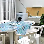 Green Holiday Villa *