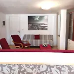 Green Holiday Villa *