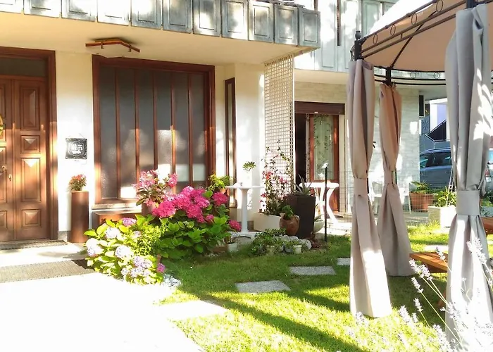 Green Holiday Villa * 비비오네