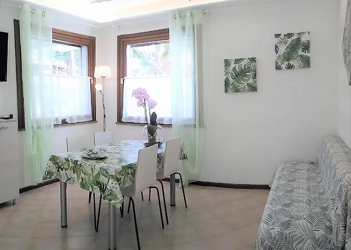 Green Holiday Villa 비비오네